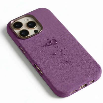 Pixxelcase® Alcantara-Leder iPhone-Hülle für 13–16 Pro Max | WEINROT