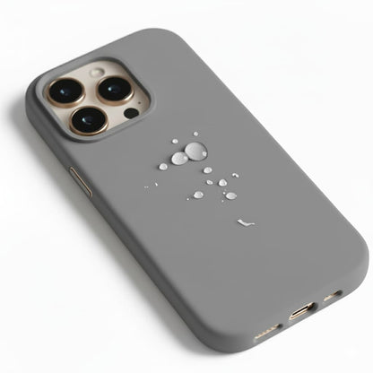 Pixxelcase® Alcantara-Leder iPhone-Hülle für 13–16 Pro Max | HELLGRAU